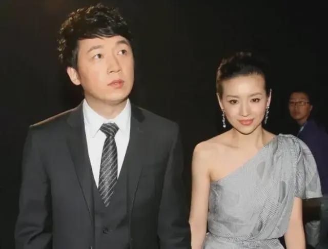 后上天对董洁的“报复”不止是离婚九游会J9入口忘拉窗帘”11年(图2)
