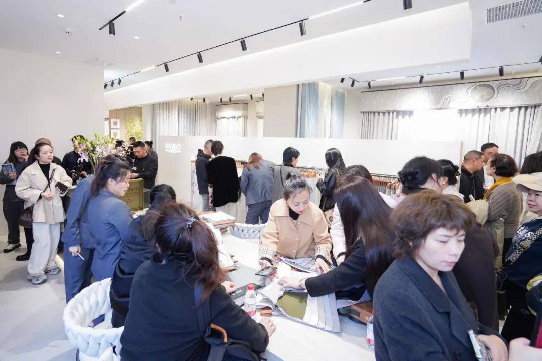 赴新程！2025海宁春季家博会今日启幕J9真人游戏第一品牌智造美好家千企织梦(图3)